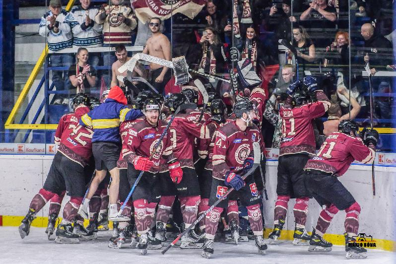 Indiáni prepísali históriu žiarskeho hokeja a postúpili do semifinále